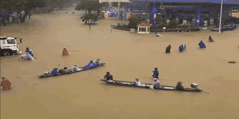 Dòng nước dâng cao dừng lại đột ngột